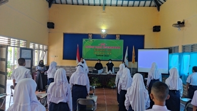 LATSARPRIM PENGURUS OSIS SMP 1 BOJA PERIODE 2021-2022